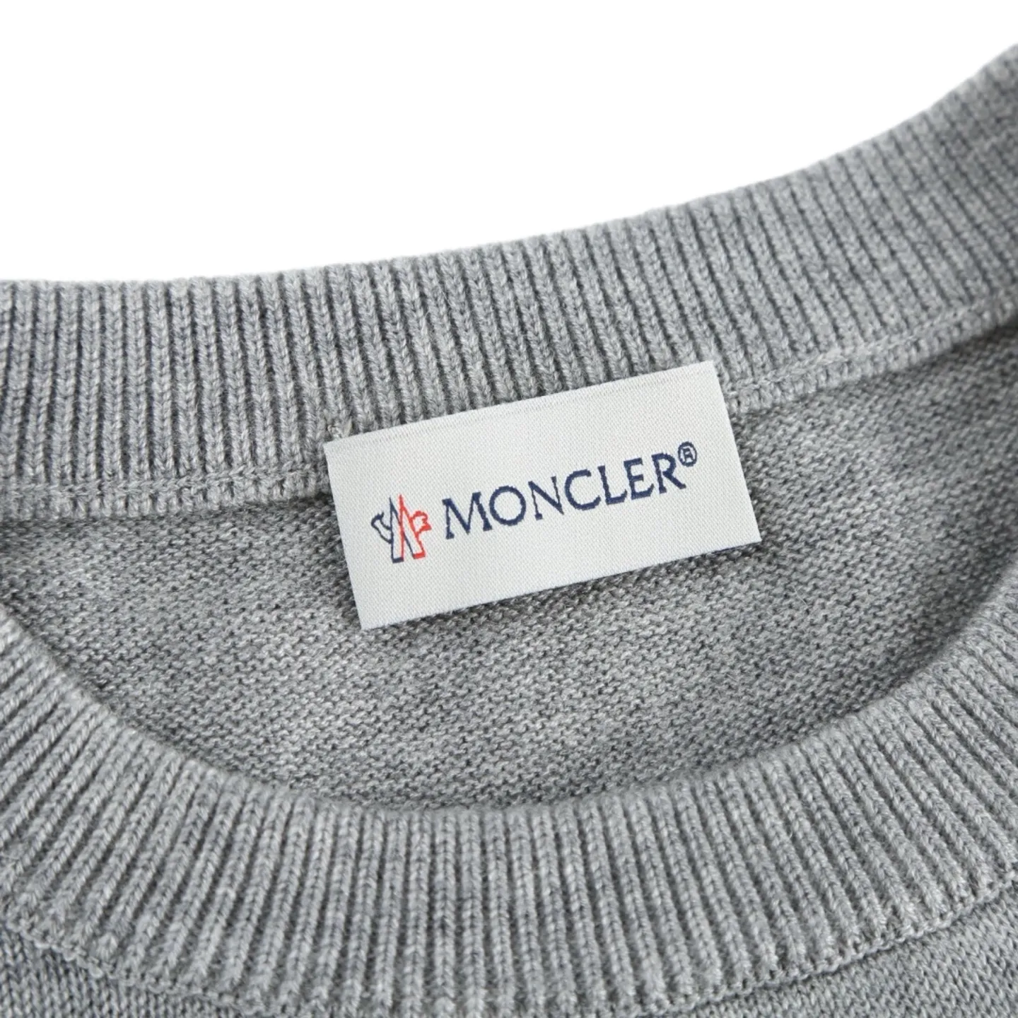 Moncler （Gray） ， 95% ， 4% 1% ， ， Wear-Resistant 。 100% ， 。 ， ， ， ， ， LOGO 。 Size:S/M/L/XL